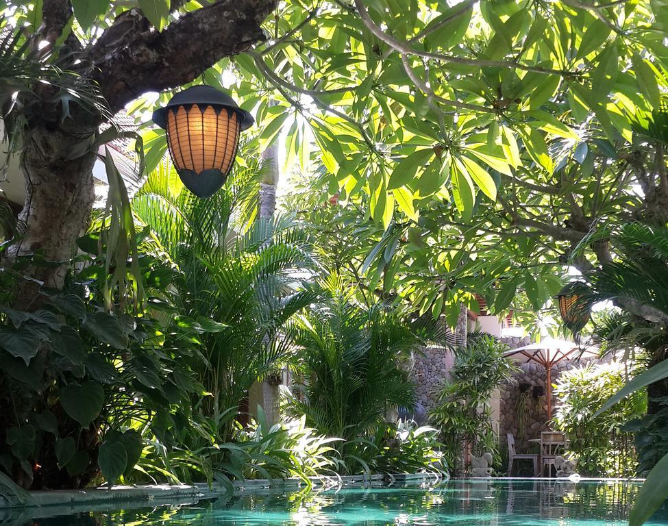 Uma Karan Hotel Kuta Lombok Exterior foto