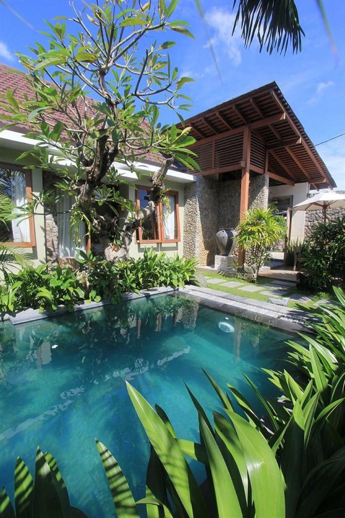 Uma Karan Hotel Kuta Lombok Exterior foto
