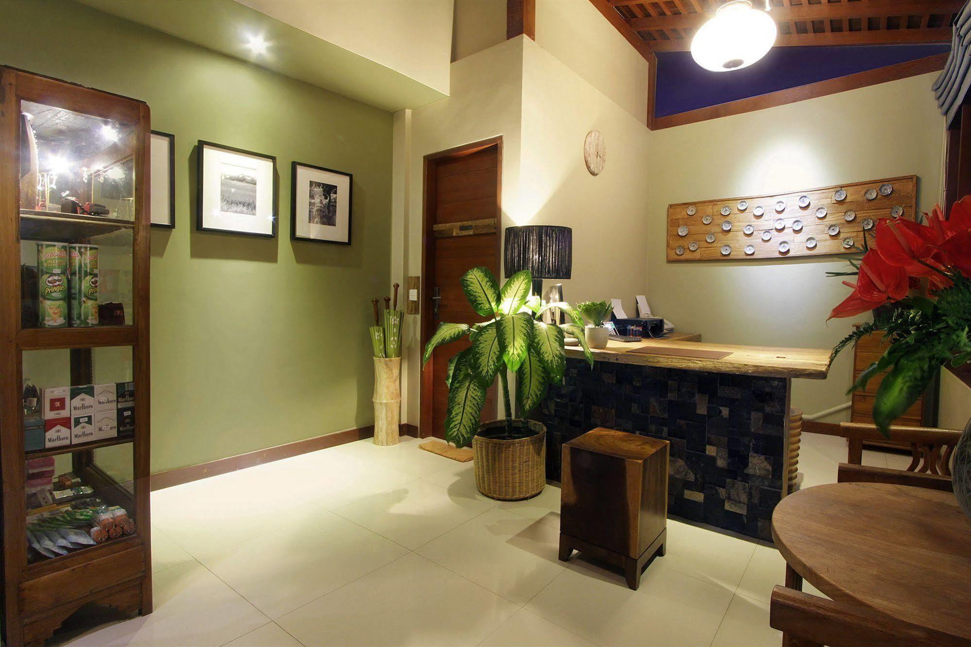 Uma Karan Hotel Kuta Lombok Exterior foto