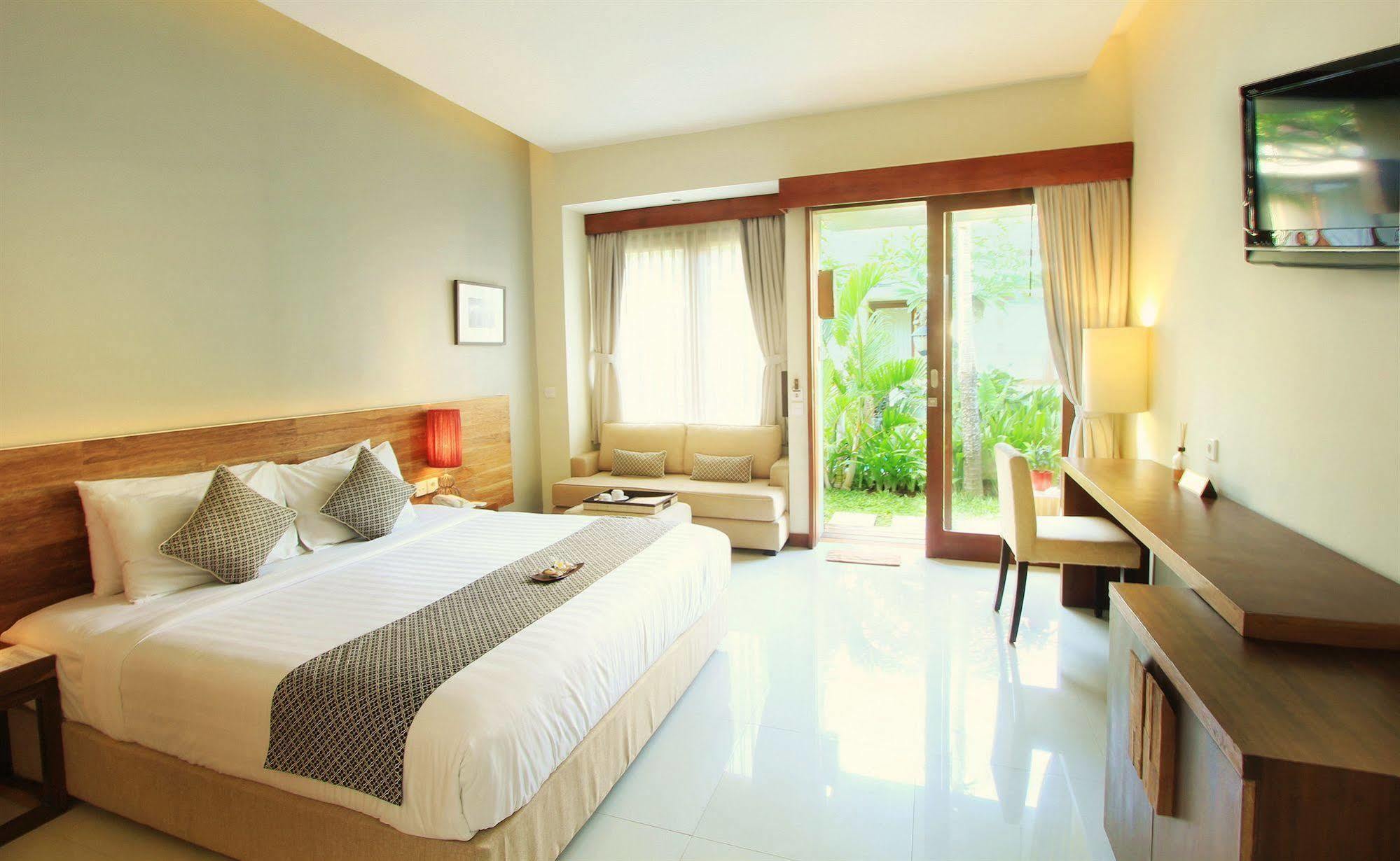 Uma Karan Hotel Kuta Lombok Exterior foto