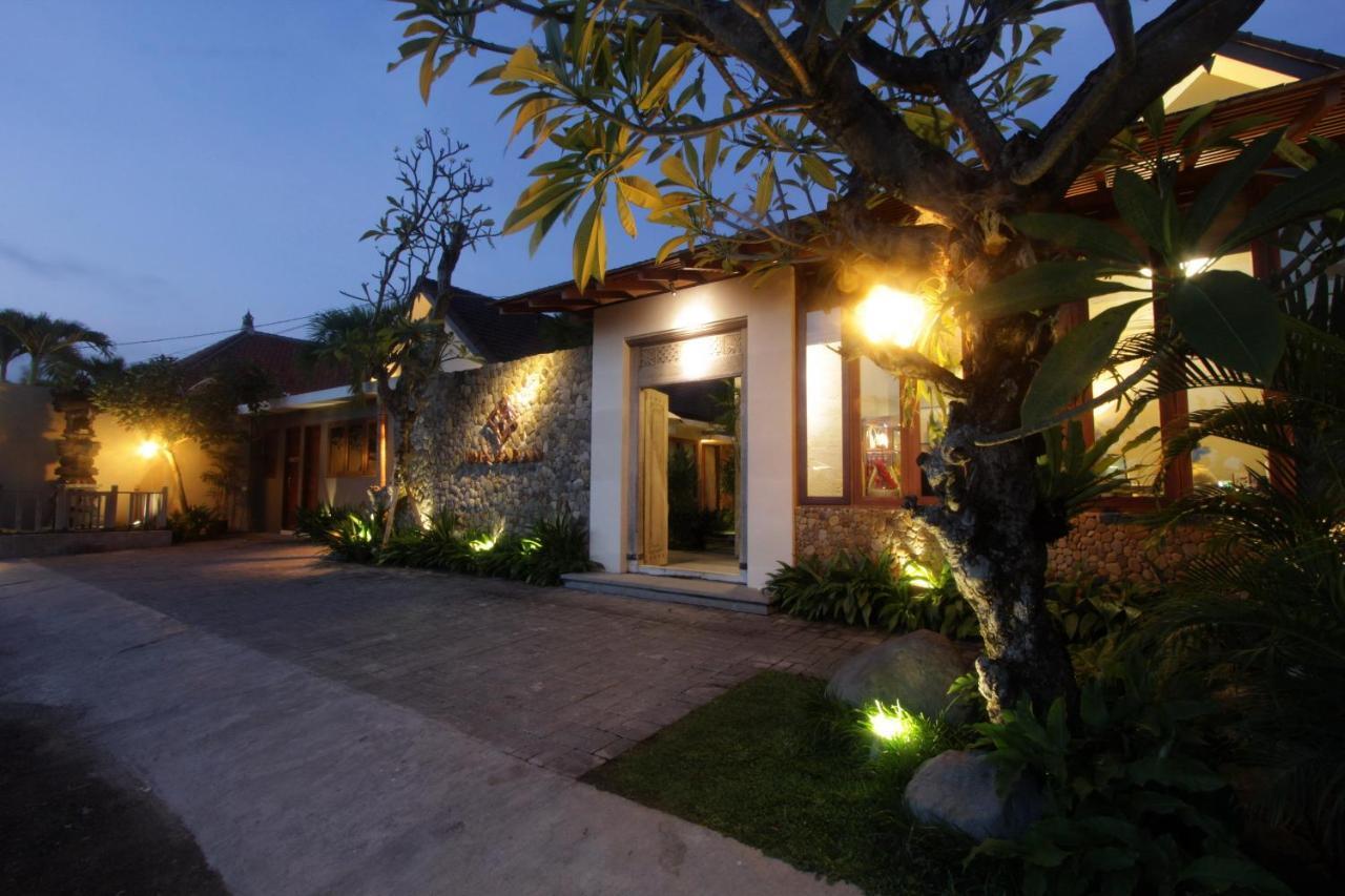 Uma Karan Hotel Kuta Lombok Exterior foto